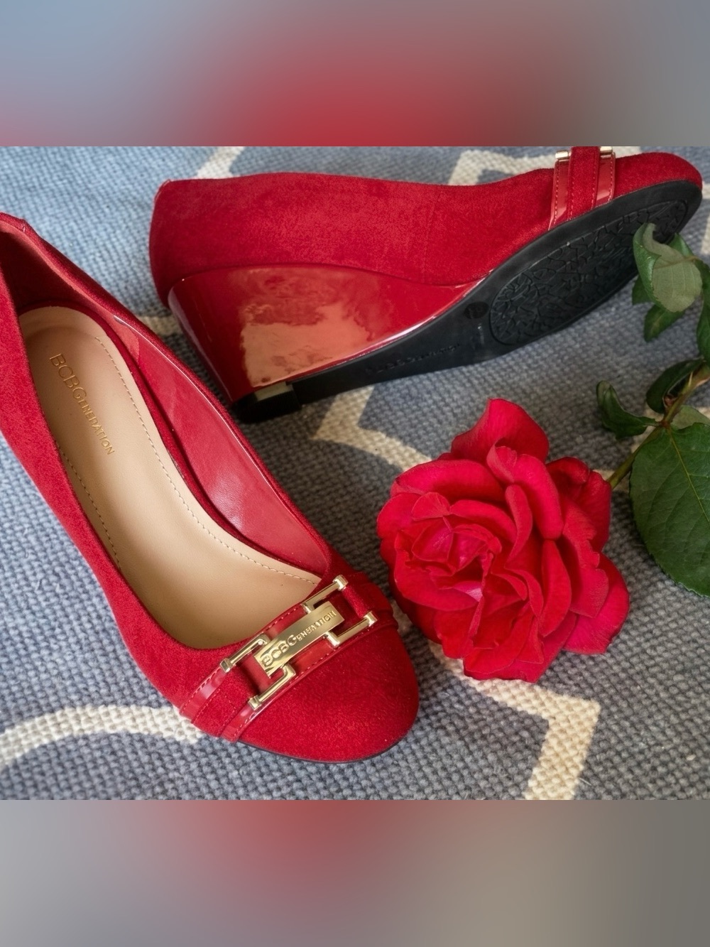 NEW Bcbgeneration rose red wedges.